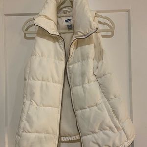 White Old Navy Puffer Vest